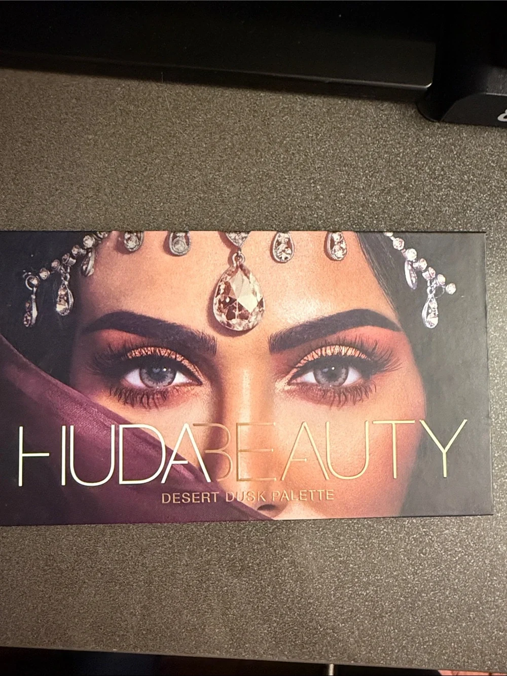 HUDA BEAUTY Desert Dusk Eyeshadow Palette